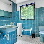 Three-bedroom In 펜션