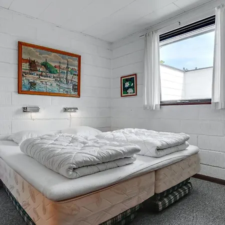 Three-bedroom In * Knebel