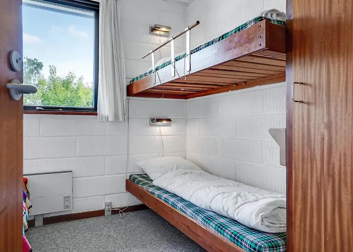 Three-bedroom In Holiday home Knebel