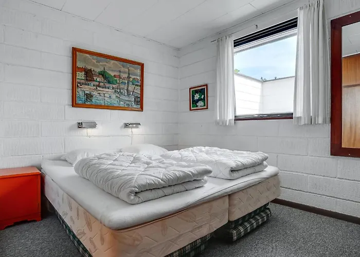 Three-bedroom In * Knebel